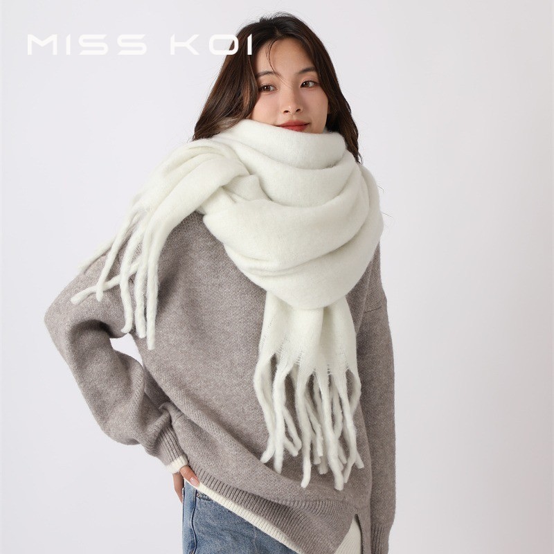 MISSKOI ฤดูหนาวหญิงคู่สีขาวผ้าพันคอขนาดใหญ่ Mohair Bib นักเรียนนุ่มข้าวเหนียวสีทึบผ้าพันคอพู่ Bib ความรู้สึกระดับไฮเอนด์