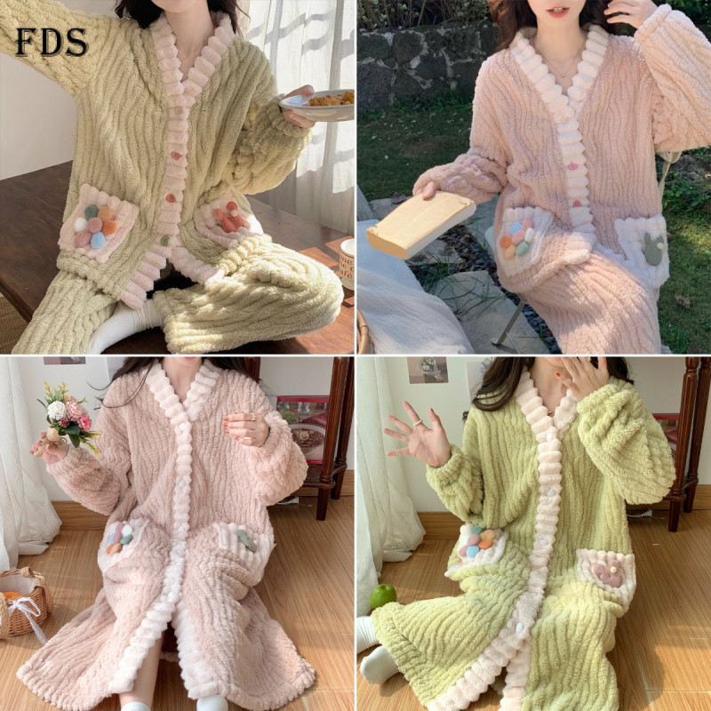 FDS ฤดูหนาว Jacquard หนา Warm Coral ขนแกะคาร์ดิแกน V คอหลวมน่ารักสีทึบชุดนอน Nightgown RM2R
