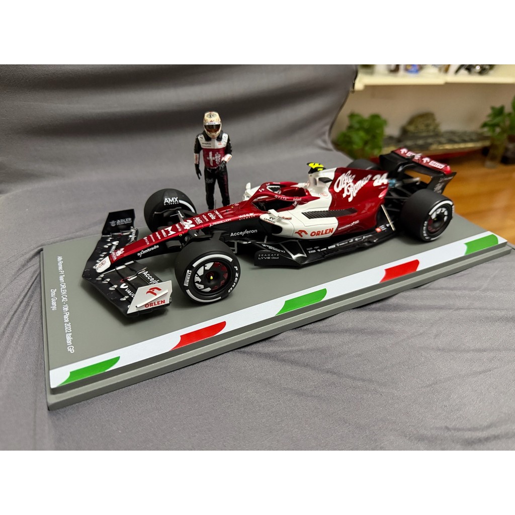 Zhou Guanyu C42 Mengza Doll Special Note Alpha Romeo Fleet 2022 Game Season Italy Station 1/18 Scale