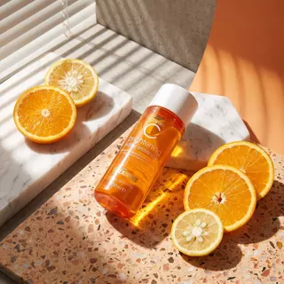 Boots Vitamin C Brightening Water Essence 100Ml บู๊ทส์ วิตามิน ซี ไบรท์เทนนิ่ง วอเตอร์ เอสเซนส์ 100 มล.