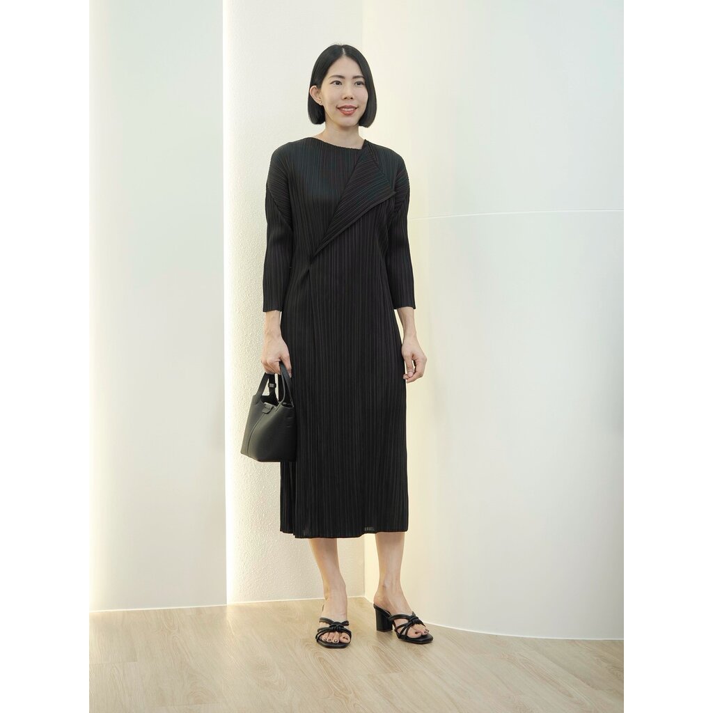 2MUAY รุ่น GPC94139 เดรสอัดพลีท ASYMMETRIC WRAP PLEATED DRESS 2 สี FREE SIZE