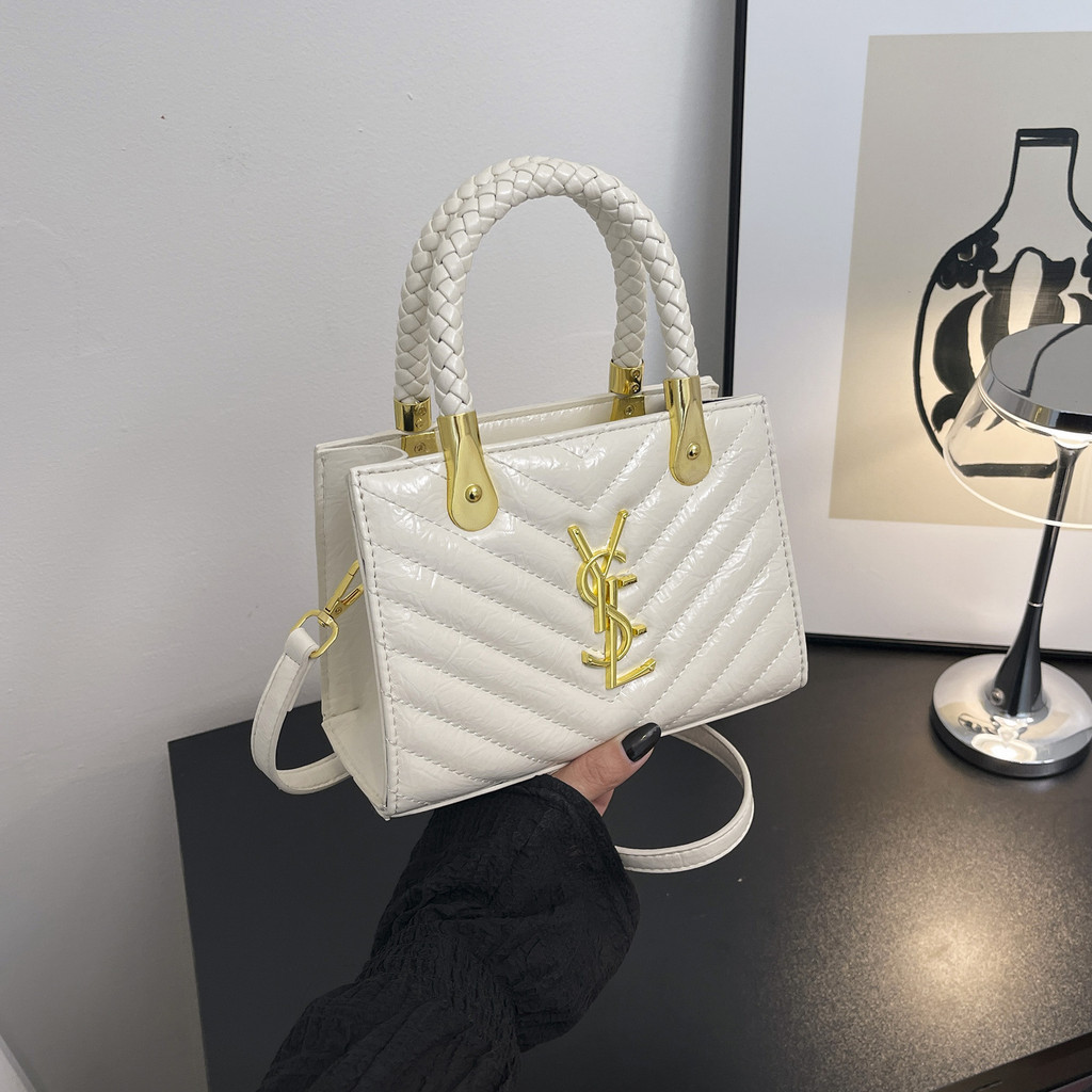 Ya Yang Shulin Niche Fashion Messenger Bag Texture เย็บกระเป๋าสี่เหลี่ยมเล็กกระเป๋าประณีต