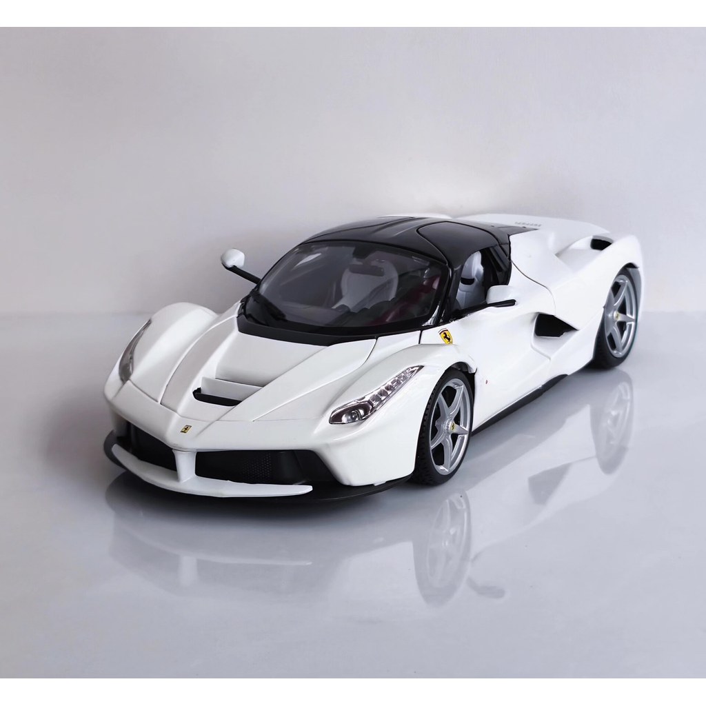 1: 18 Laferrari Laferrari Laferrari โมเดลรถสปอร์ตสีขาว