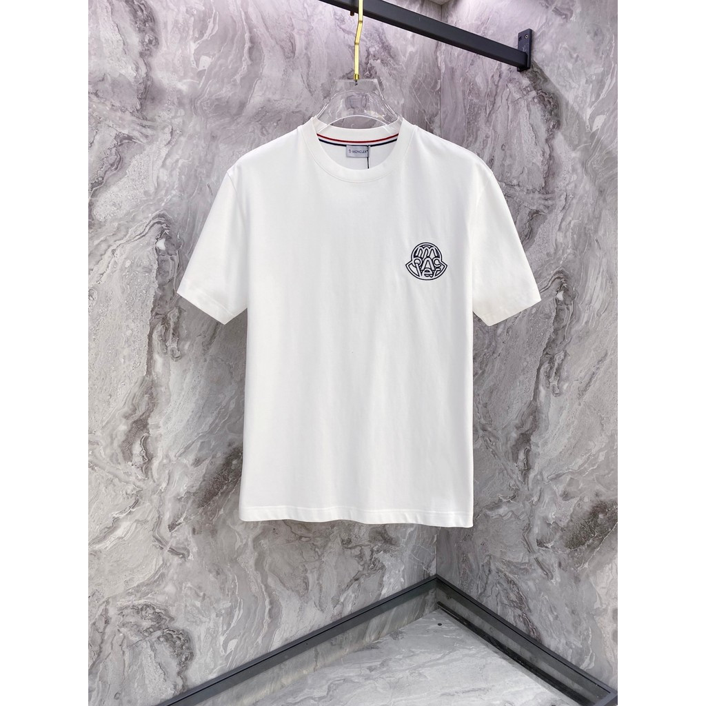 Moncler2026 Mengkou 2026 คลาสสิกรอบคอแขนสั้นเสื้อยืดผู้ชายผู้หญิงสไตล์ฤดูใบไม้ร่วงเสื้อผ้าเสื้อสวมหั