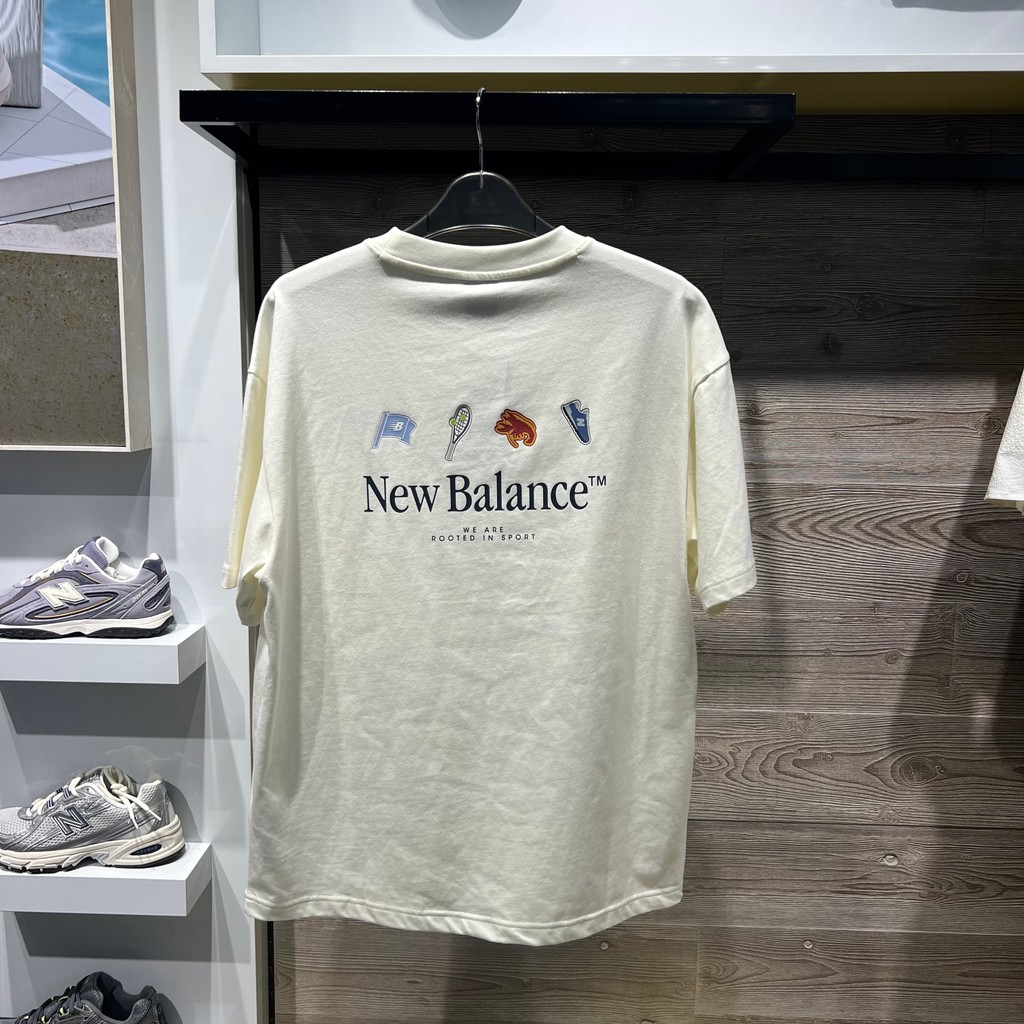 NEW BALANCE/NB2026 ฤดูใบไม้ร่วงกีฬาลําลองระบายอากาศรอบคอผ้าฝ้ายแขนสั้นเสื้อยืดผู้ชาย MT62T0I0