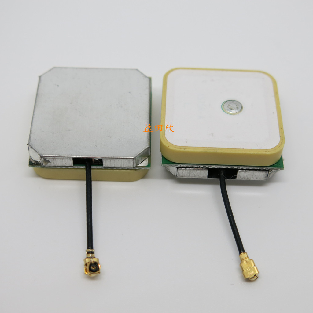 G GPS ANT 25x25x8 มม.Dual-Level High Gain รุ่นเครื่องบันทึกเครื่องบินเสาอากาศ GA25 เสาอากาศที่ใช้งาน