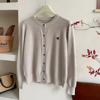 K9428 Embroidered knit cardigan, round collar, soft and comfortable.