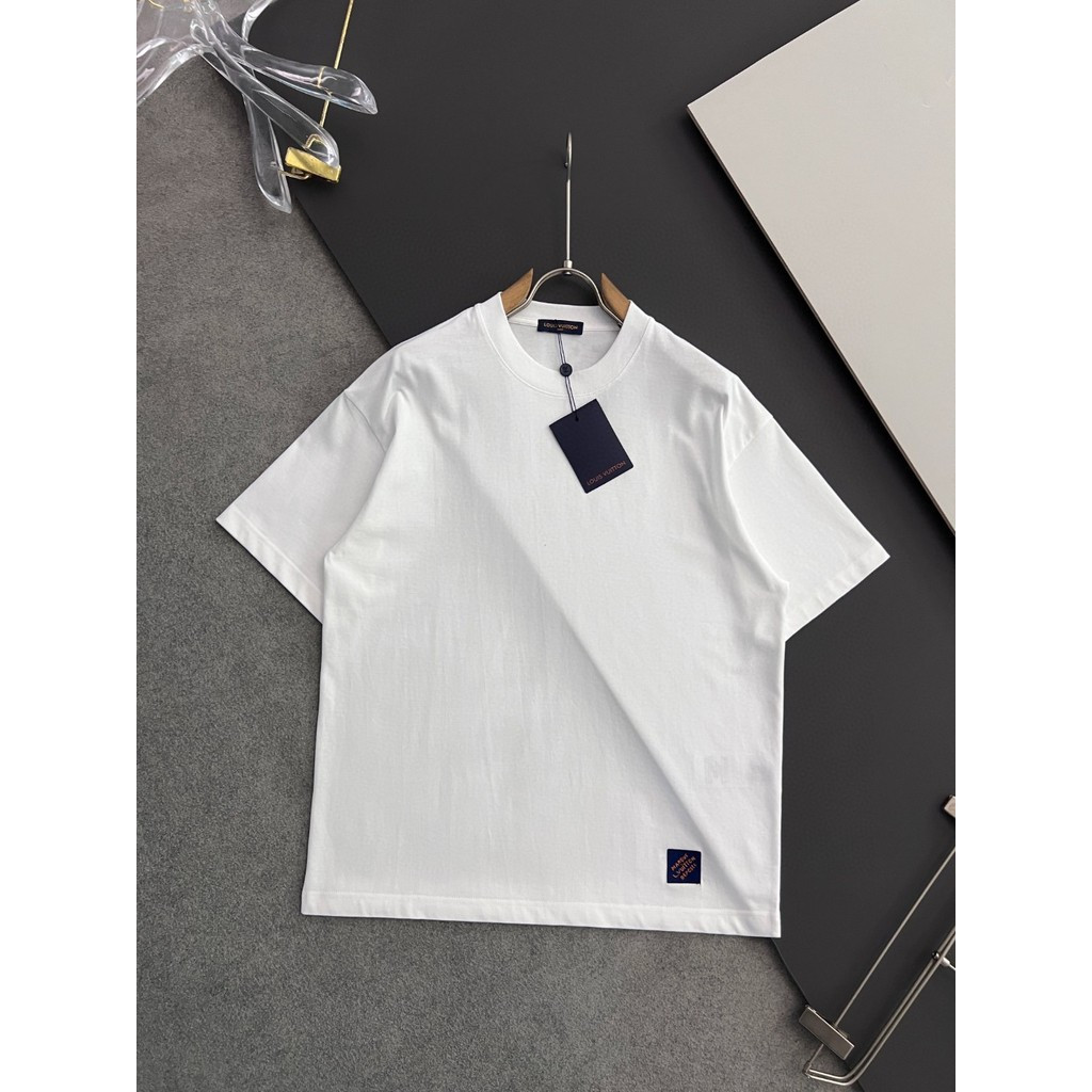 LOUIS VUITTON/LV/2026 เสื้อยืดแขนสั้นคอกลมคลาสสิกผู้ชายผู้หญิงแบบใหม่ฤดูร้อน Basic Co-Branded High-E