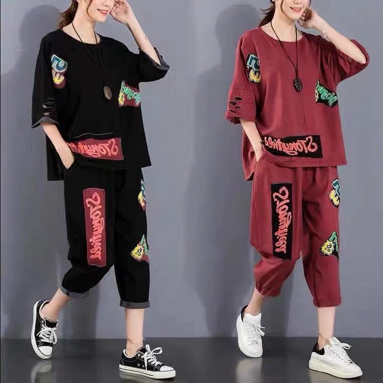 2026妈妈套装大码装夏季新款宽松休闲短袖字母贴布破洞两套2026 Mom’s Outfit Plus-Size Summer New Arrivaldsg999.th