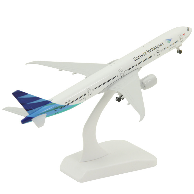 Solid Alloy เครื่องบิน Boeing B777-300er อินโดนีเซีย Garuda Airliner Airliner ของขวัญเครื่องประดับล้