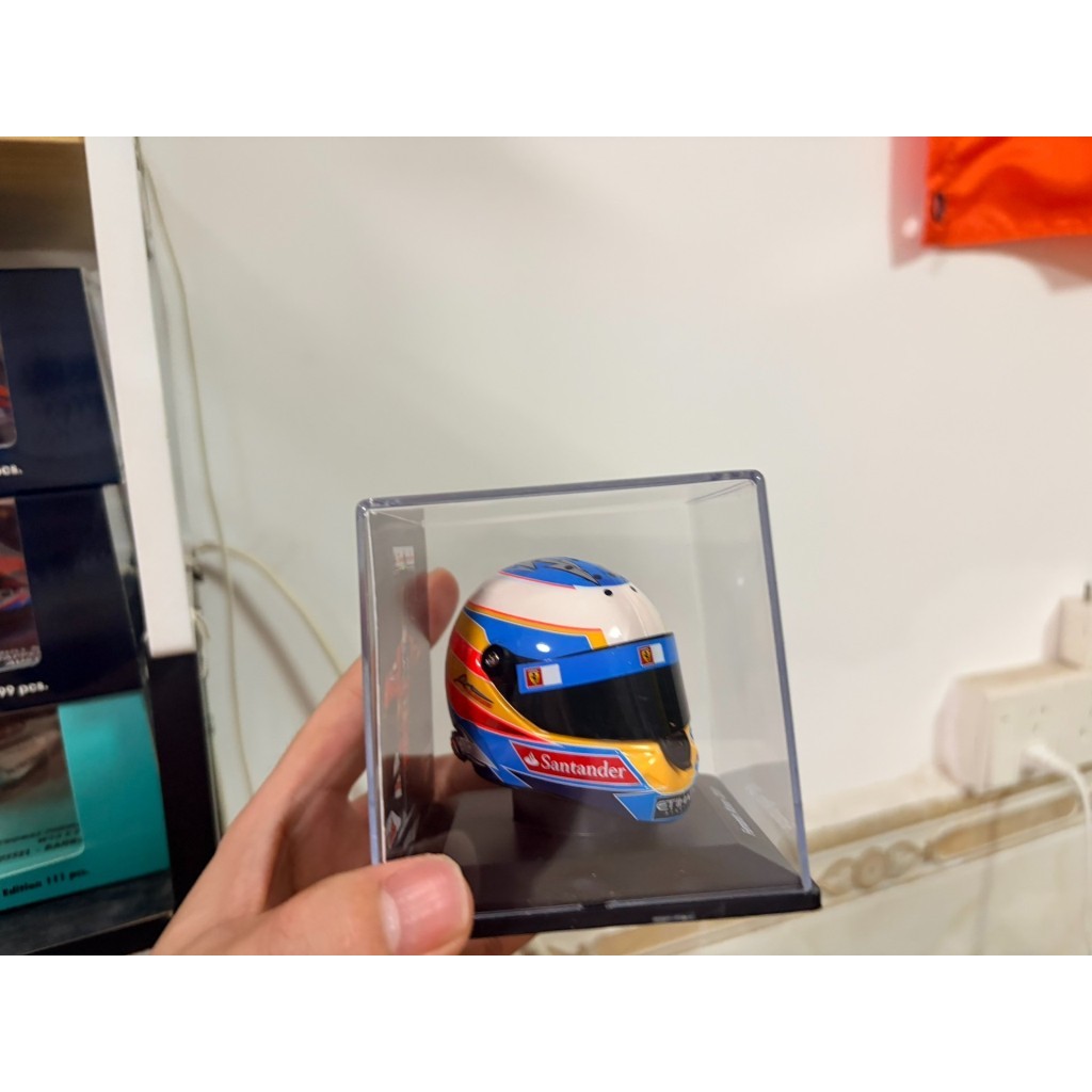 [คลังสินค้าพร้อม] หมวกกันน็อคพร้อมสต็อกรุ่น 1/5 Alonso Alonso 2010 F10 Ferrari Fleet Ferrari Spark