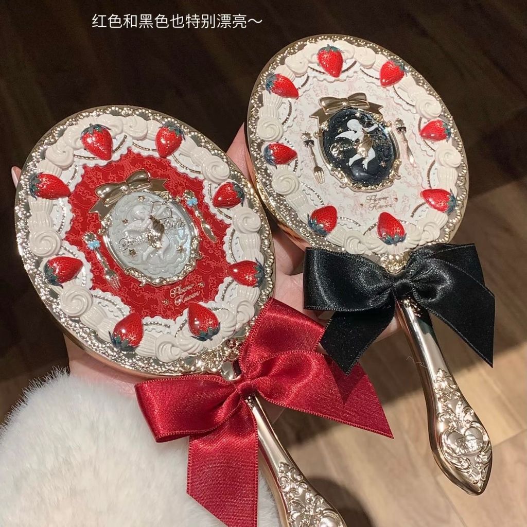 flower knows flower knows กล่อง Flower Knows Strawberry Cupid Handheld Mirror กระจกแต่งหน้าสไตล์เจ้า