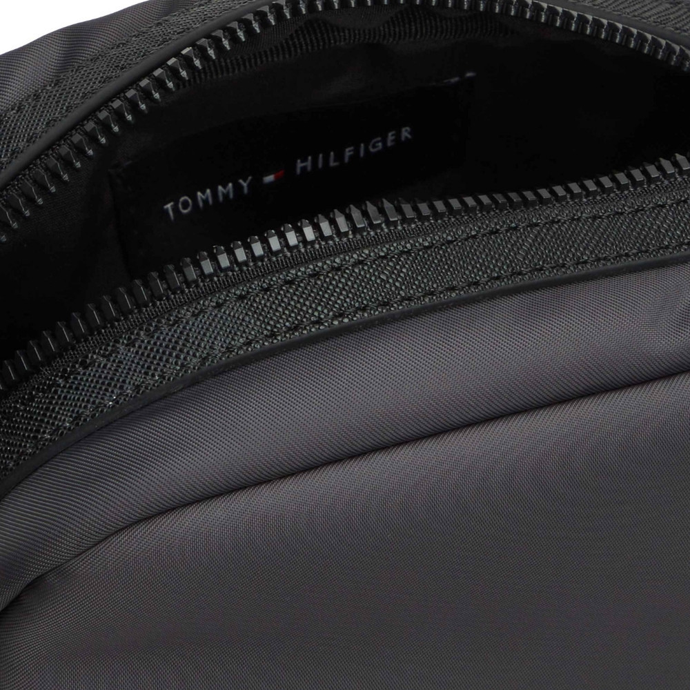 Tommy Hilfiger حقيبة رجالية — رمادي