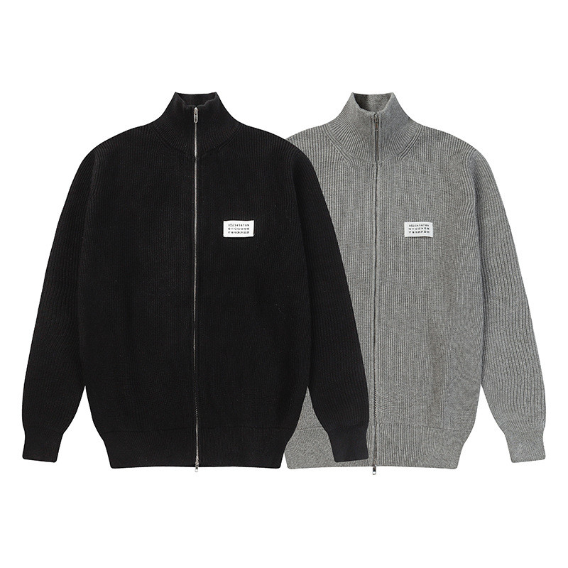 เสื้อคาร์ดิแกน MM6 Maison Margiela แบบซิป คอเต่า มีลายพิมพ์โลโก้สี่เหลี่ยม เหมาะสำหรับทุกเพศในหน้าหน