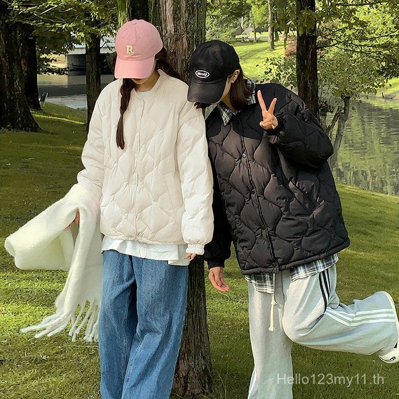 เสื้อแจ็คเก็ตผ้าฝ้ายขนเป็ดสําหรับผู้หญิงแบบสั้น 2025 เวอร์ชั่นเกาหลีใหม่เสื้อแจ็คเก็ตปักเป้าแฟชั่น P