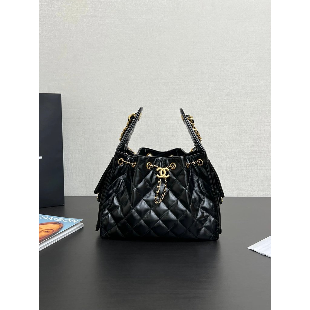CHANEL CHANEL 25C Black Oil Wax Cowhide hobo Stray Bag Hippie Bag]