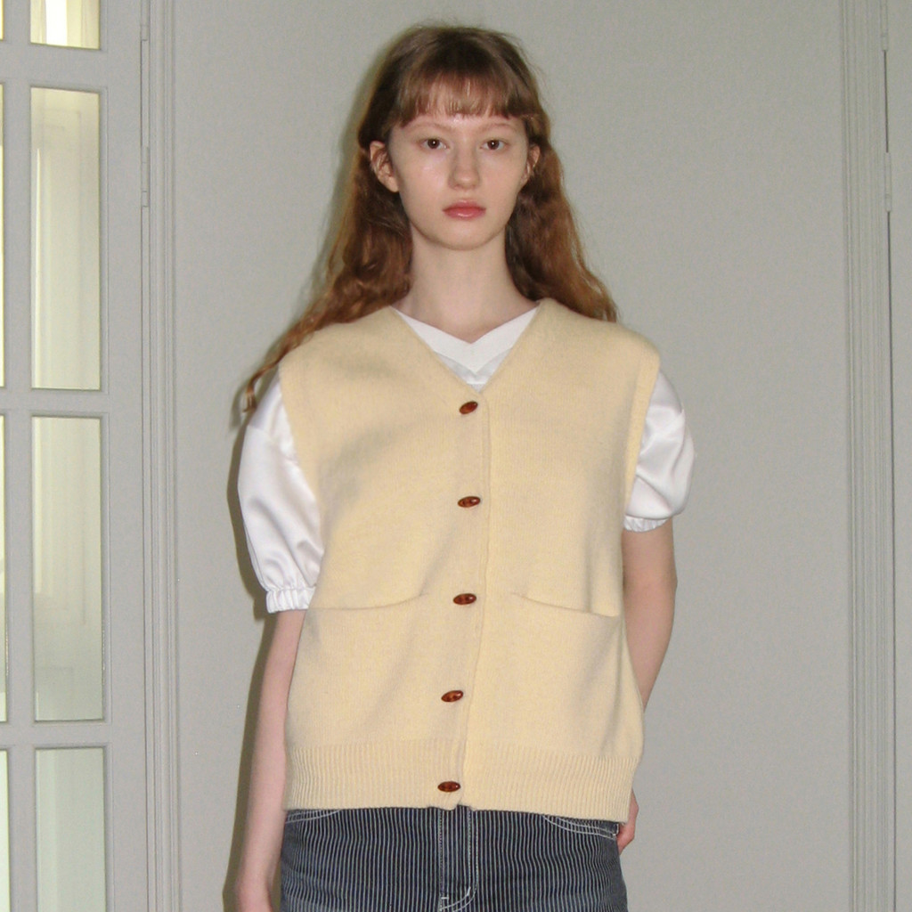 SINOON กั๊กถักลายคลาสสิก พร้อมคอดекorแบบขนสัตว์