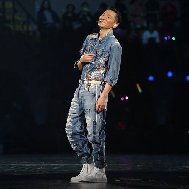 และ Andy Lau Concert Same Style Denim Jumpsuit Suit Men Ripped Denim Jacket Jeans Performance Suit