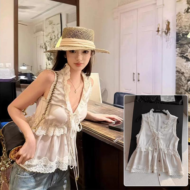 LUNE เสื้อกล้ามแต่งลูกไม้คอวีลึก โบว์หน้าจับจีบตรงเอว สวยหรูน่ารัก แมทช์ง่ายสไตล์ฝรั่งเศส-พร้อมส่จากกรุงเทพฯ-99520