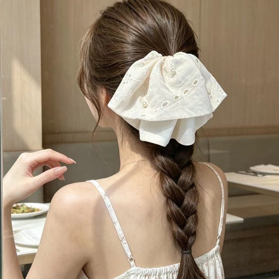 Retro ลูกไม้ดอกไม้กระโปรง Claw คลิปหญิงตกแต่ง Beige All-Match คลิปฉลาม
