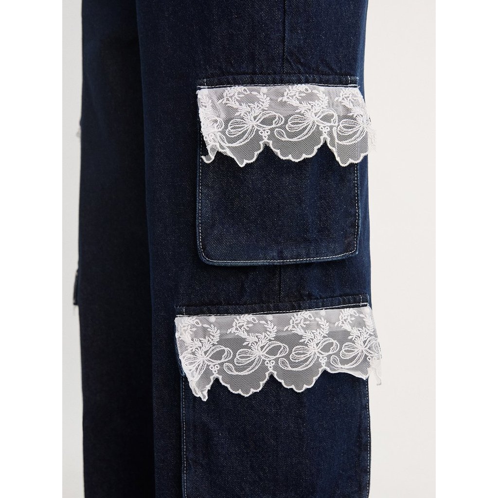 [Pomelo] กางเกงยีนส์ขาบานดีเทลกระเป๋าแต่งลูกไม้ / Lace Pocket Detailed Wide Leg Jeans — صورة 3