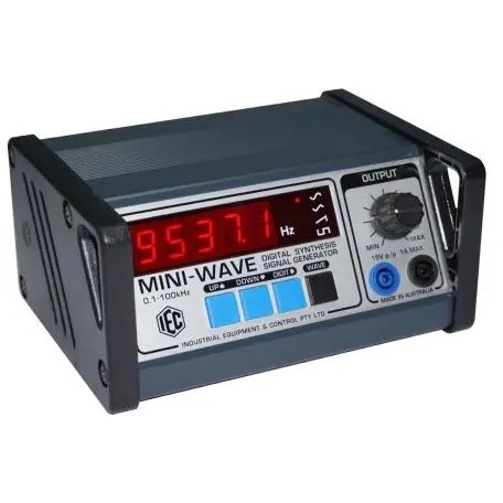 BQVA เครื่องกําเนิดสัญญาณ 0.1Hz-100Hz 1A Digital Sine/Square/Triangle Wave 240V