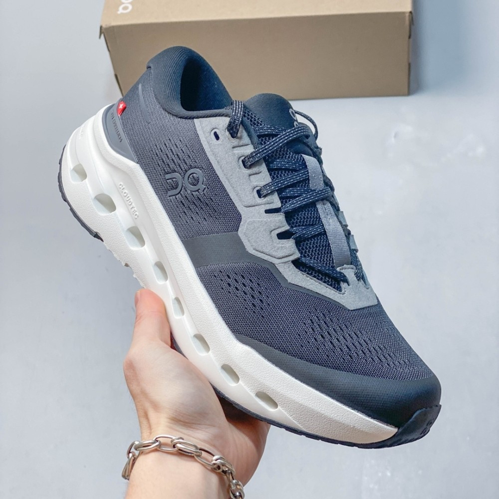On Running On Cloud Cloudrunner 3 รองเท้าวิ่ง Unisex รองเท้าผ้าใบตาข่ายระบายอากาศสีขาวสีดํา J9QC PIO