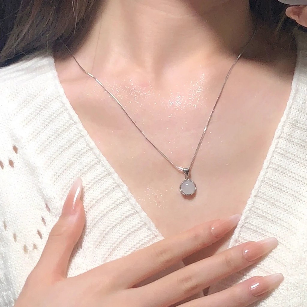 สร้อยคอผีเสื้อคู่ผู้หญิงหรูหรา Clavicle Chain Niche Design สร้อยคอ 2026 อินเทรนด์จี้เครื่องประดับ LY