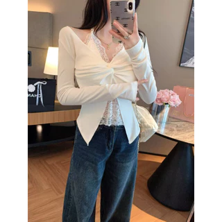 Lalisaพร้อมส่ง🍑เสื้อแขนยาว เสื้อครอปทรงเข้ารูป สไตล์สาวฮอต เสื้อคล้องคอแต่งลูกไม้ ดีไซน์จับจีบคอวี ใส่แล้วดูผอม เซ็กซี่