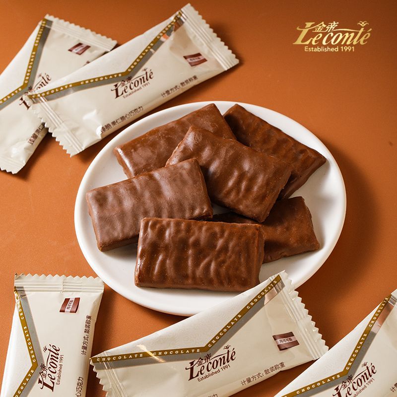 金帝巧克力纯可可脂榛仁夹心果仁巧克力结婚喜糖圣诞礼物零食散装Jindi Chocolate Pure Cocoa Butter Hazelnut Sandwich Nuts20251020