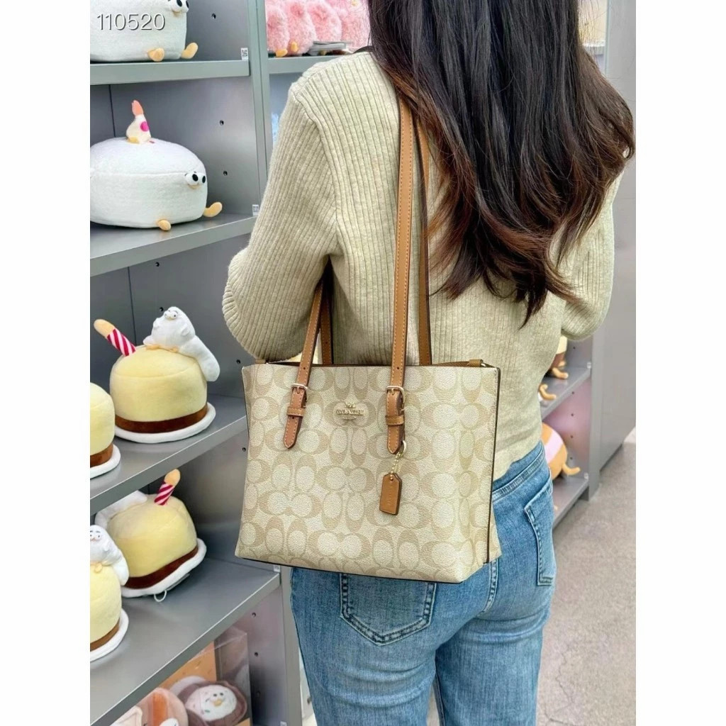 Shoulder Bag C4250 กระเป๋าสะพายข้าง กระเป๋าถือ กระเป๋า IM/LT KHAKI/LT SADDLE Y66CO7A8CH