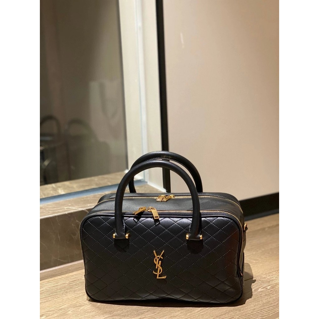 กระเป๋าบอสตัน LIYA Quilted ทำจากหนังแกะลายเพชร สำหรับสะพายไหล่และใช้งานทุกวัน