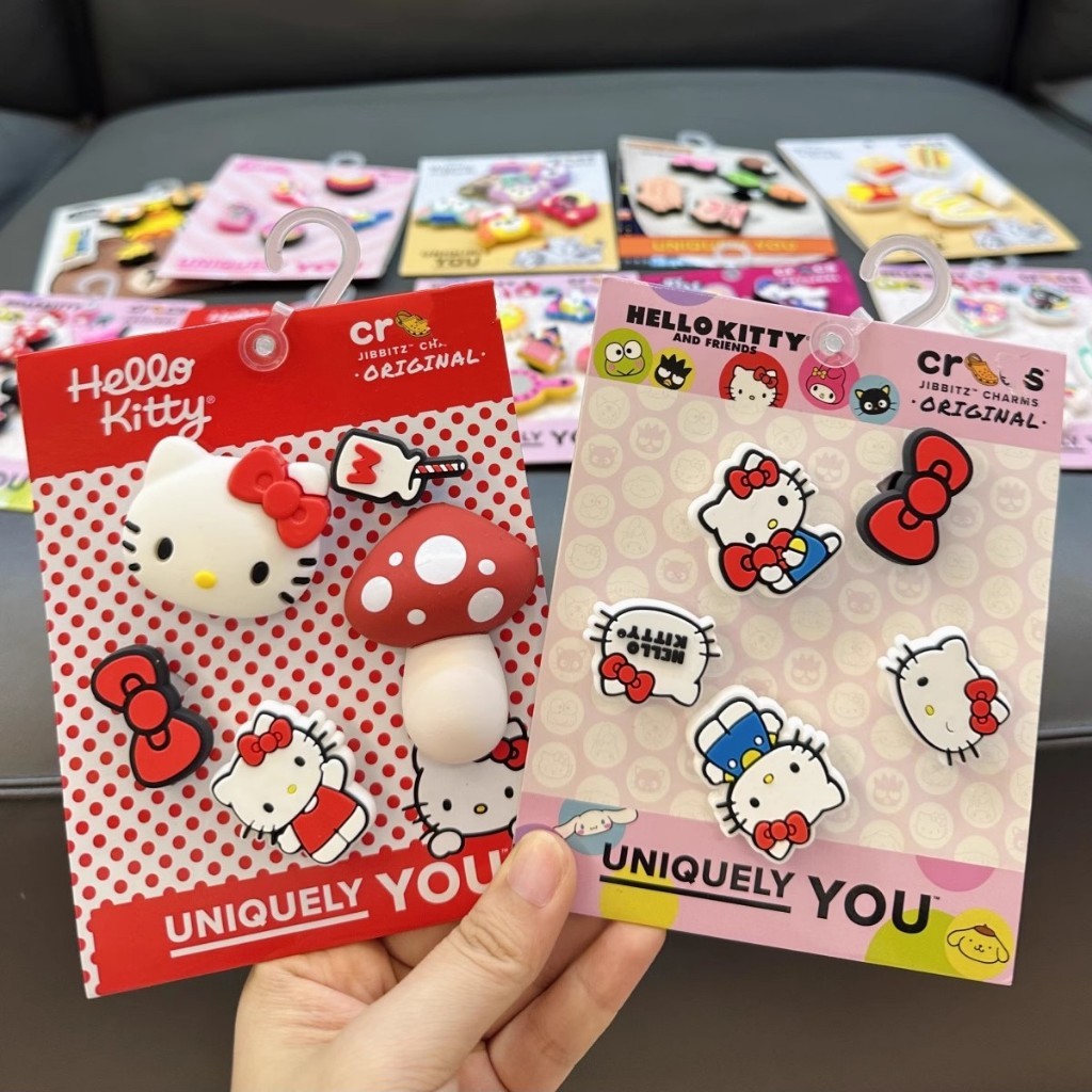 ชุดหัวเข็มขัดรองเท้าการ์ตูน แฟชั่นอุปกรณ์เสริมรองเท้า charm crocs หัวเข็มขัดรองเท้า Pokémon น่ารัก KT ดอกไม้รองเท้าแมว