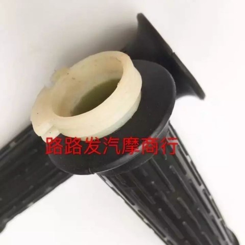 เหมาะสําหรับ Jincheng Suzuki AX100 Fueler เฉพาะหนึ่งคู่ AX100 การใช้เปลี่ยนมือจับการใช้