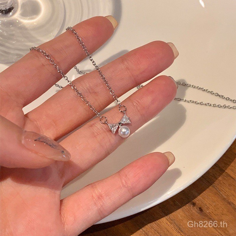 สร้อยคอเงิน sterling silver สไตล์ bow พร้อมไข่มุกหวานหรู สำหรับผู้หญิงJVKE
