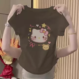 【กรุงเทพจัดส่งสินค้า】เสื้อยืดผู้หญิงคอกลมแขนสั้นสไตล์y2kพิมพ์ลายตัวอักษรแฟชั่นใหม่ฤดูร้อนครอปมีรอยยับด้านข้างทรงสลิมฟิตส
