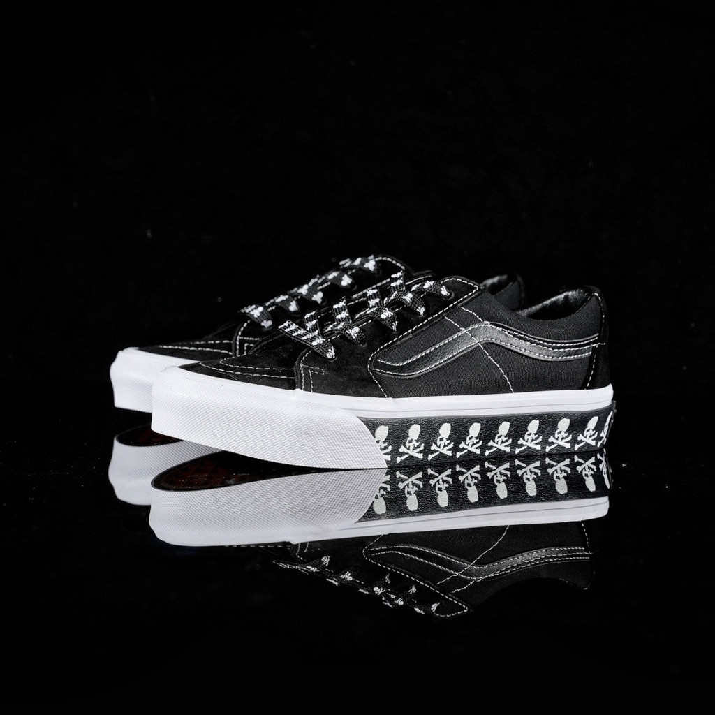 Vans Sk8 Low Dark Skeleton Low Top รองเท้าลําลอง