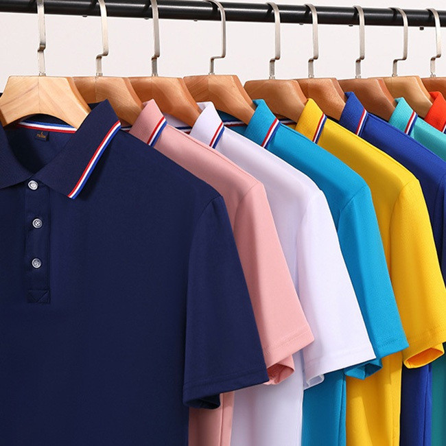 เสื้อโปโลผู้ชายสไตล์มินิมอล ขอบคอสีตัดเป็นจุดเด่น ผ้าน้ำหนักเบาใส่ประจำวัน ส่งจากกรุงเทพฯ