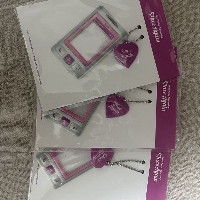 พร้อมสต็อก TWICE Random Card Rabbit 8th Anniversary Flash Keychain Unpened Film r