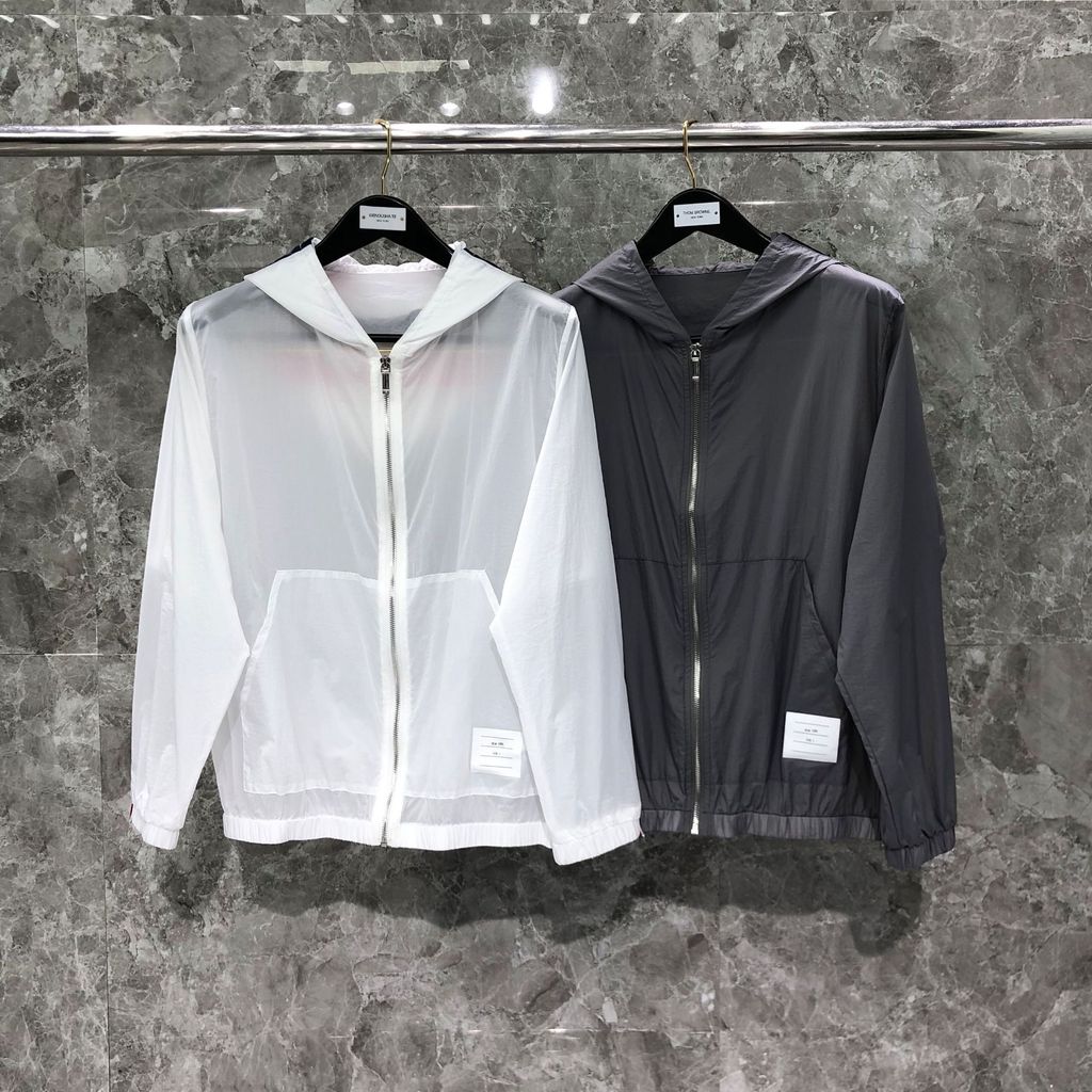 0LM thhombrowne เสื้อผ้าป้องกันแสงแดดหมวก One Circle สีแดงสีขาวสีฟ้า Casual ฤดูร้อน Hooded c เสื้อแจ