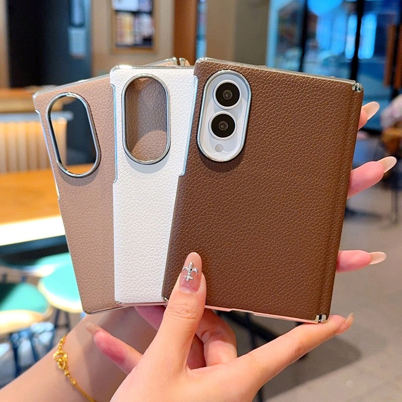 เคส Samsung Z Fold8 ลายลิ้นจี่ชุบสีเงิน ดีไซน์สไตล์ญี่ปุ่น‑เกาหลี หรูหรา ผิวหนังเทียม เคสแข็ง มีแม่เหล็ก ปกป้องบานพับแกนคู่ กันกระแทก สำหรับมือถือจอพับ Samsung Z Fold 8