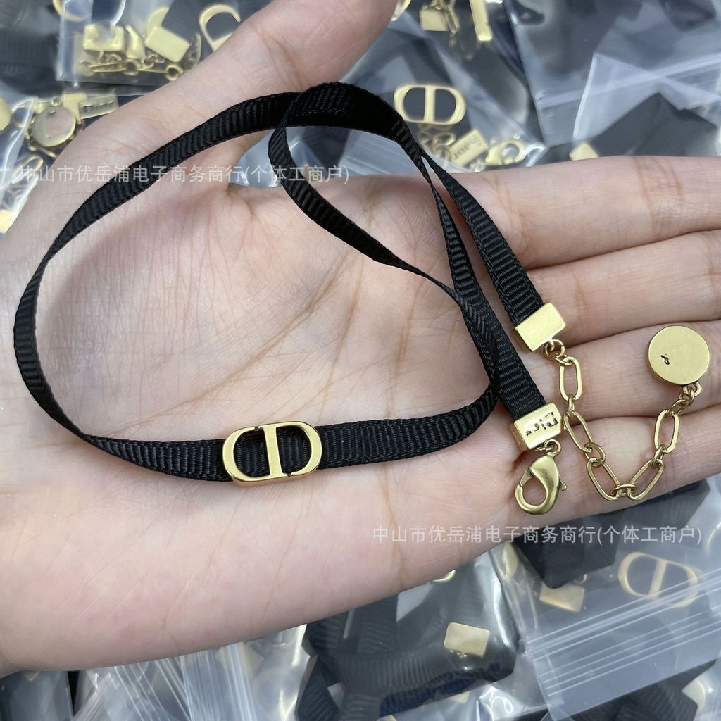 R Copy Version Dijia D Home Letter CD สร้อยคอสร้อยคอหญิงแฟชั่นหรูหรา Simple Clavicle Chain หญิง yyy8