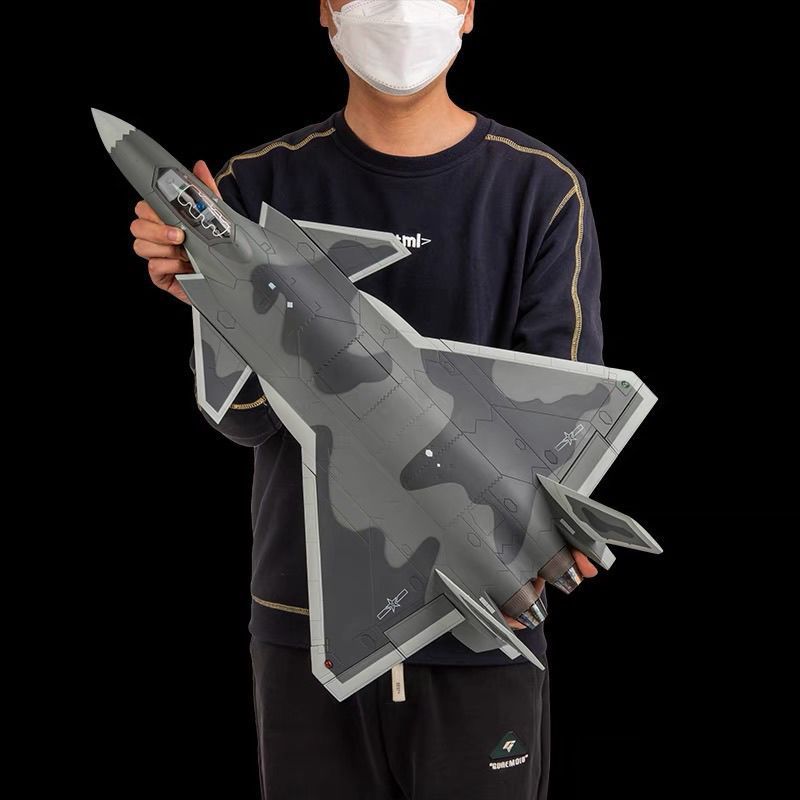 1: 32 J-20 Veyron Fighter รุ่นโลหะผสม J-20 J20 จําลอง Stealth เครื่องบินสําเร็จรูปชุดเครื่องประดับ
