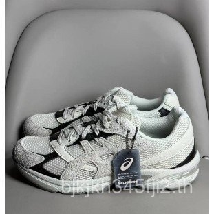 รองเท้าวิ่งย้อนยุค GEL-1130 จาก HAL STUDIOS