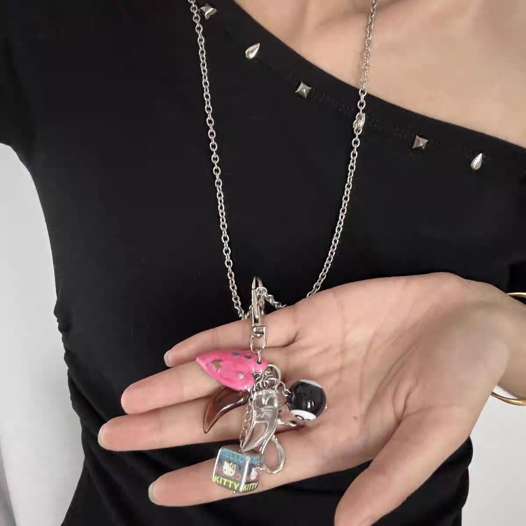 Ins Blogger สไตล์เดียวกัน Multi-Element Pool จี้สร้อยคอผู้หญิง Niche Design เสื้อกันหนาวผู้ชาย All-M