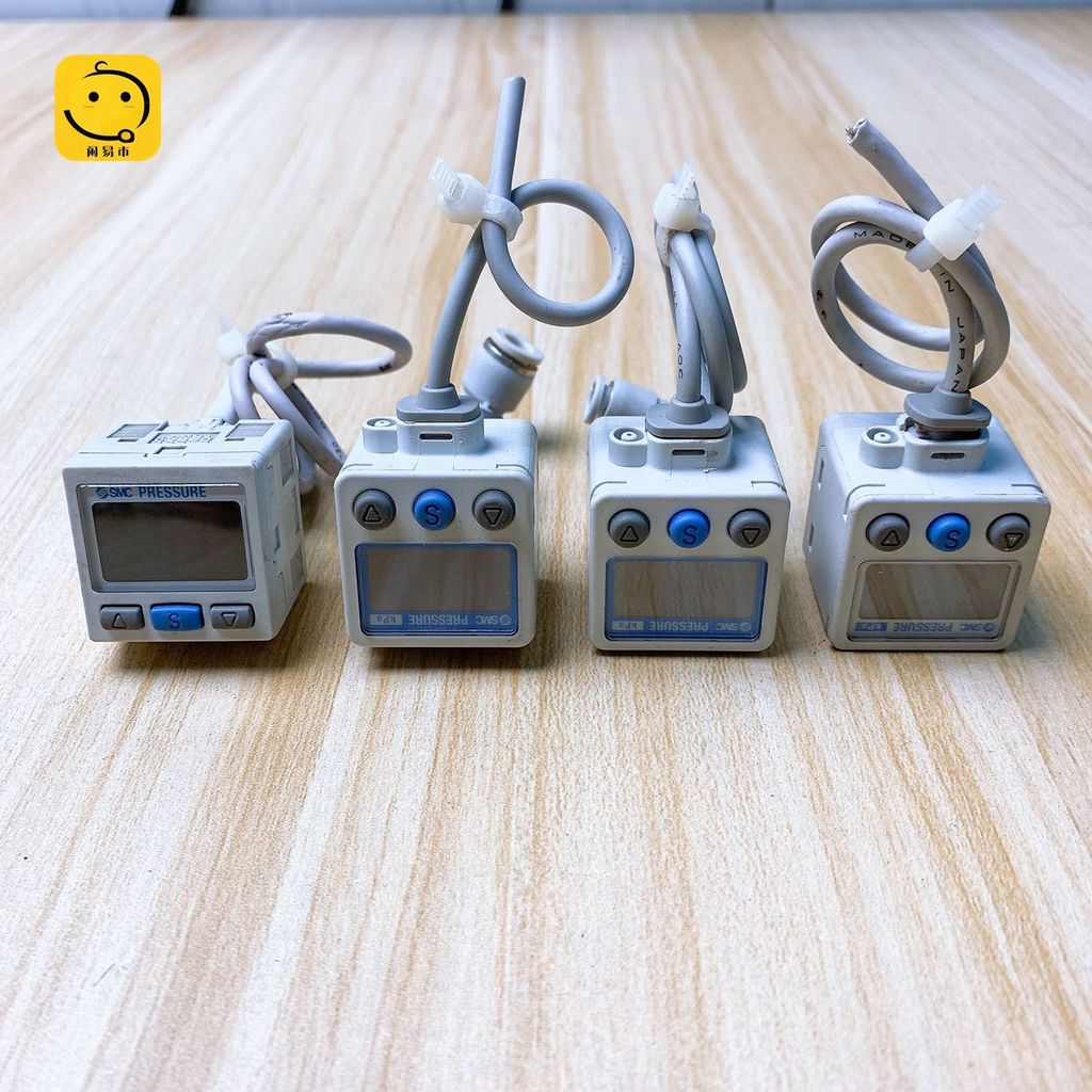 ญี่ปุ่นญี่ปุ่น SMC จอแสดงผลดิจิตอลเครื่องวัดความดันสวิทช์ ZSE40AF-01-TM/01-T/ZSE30A-01-P Original Di