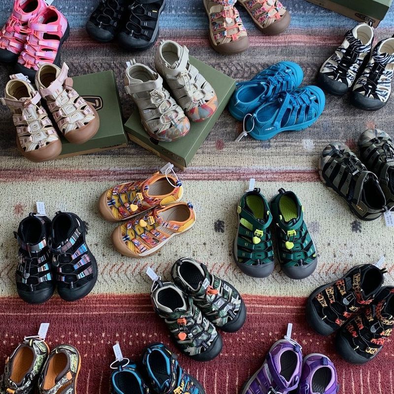 Koen/keen NEWPORT H2 รองเท้าแตะเด็กฤดูร้อนกลางแจ้ง Baotou กลางเด็กใหญ่รองเท้าต้นน้ํารองเท้าชายหาด