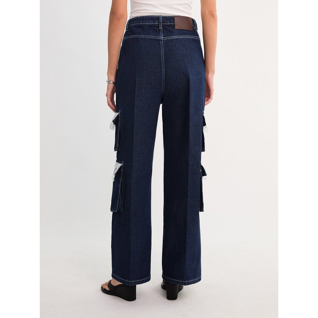 [Pomelo] กางเกงยีนส์ขาบานดีเทลกระเป๋าแต่งลูกไม้ / Lace Pocket Detailed Wide Leg Jeans — صورة 7