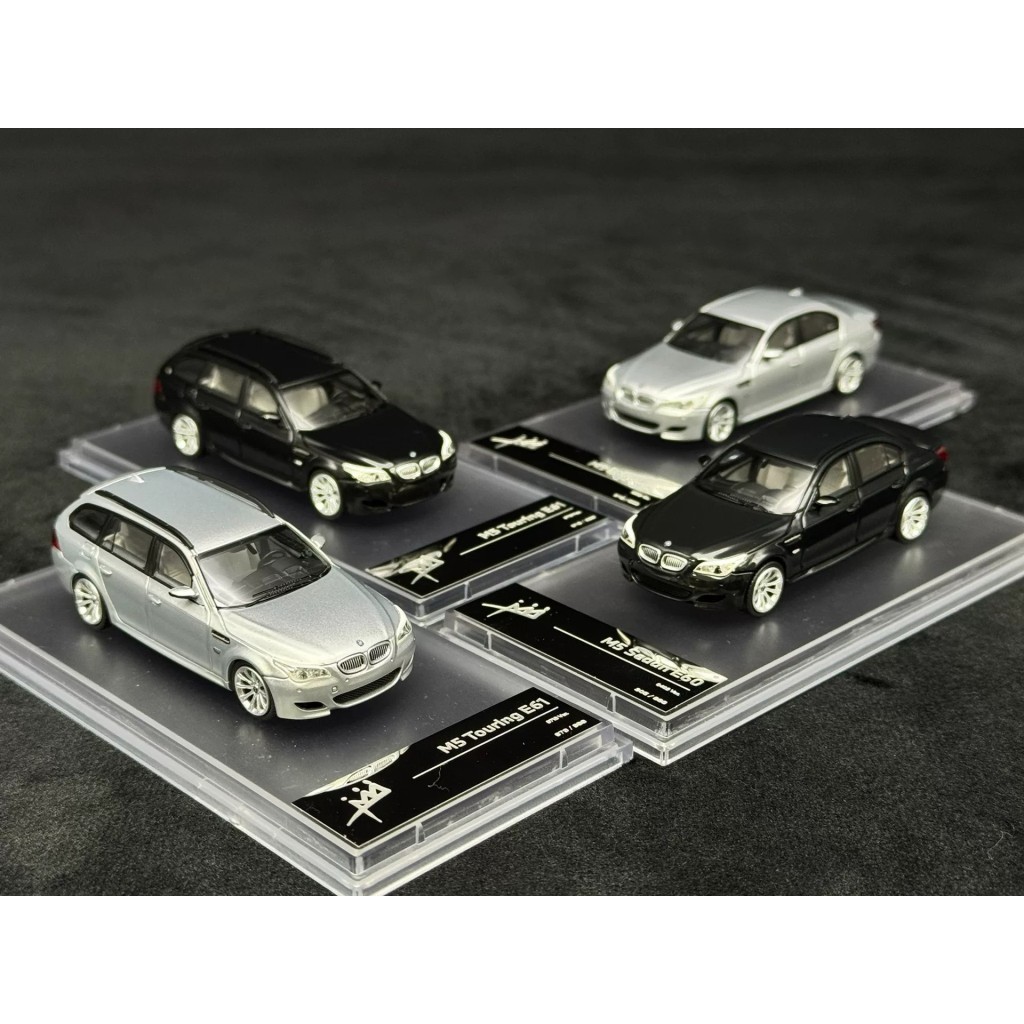 [สต๊อกพร้อม] พร้อมส่ง [KING MODEL BMW M5 E60 เวอร์ชั่นสามช่อง+ถัง] 1: 64 Alloy MODEL 1.ใหม่เอี่ยมยัง