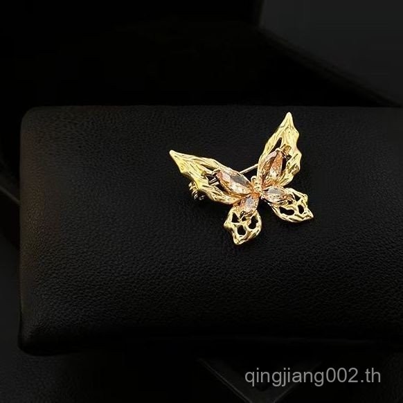 เข็มกลัดลายผีเสื้อสี Hollow ลดแสงสะท้อน พร้อมชุดปักคอสำหรับคาร์ดิแกนขนาดเล็ก ตกแต่งอย่างหรูหรา 4PGH